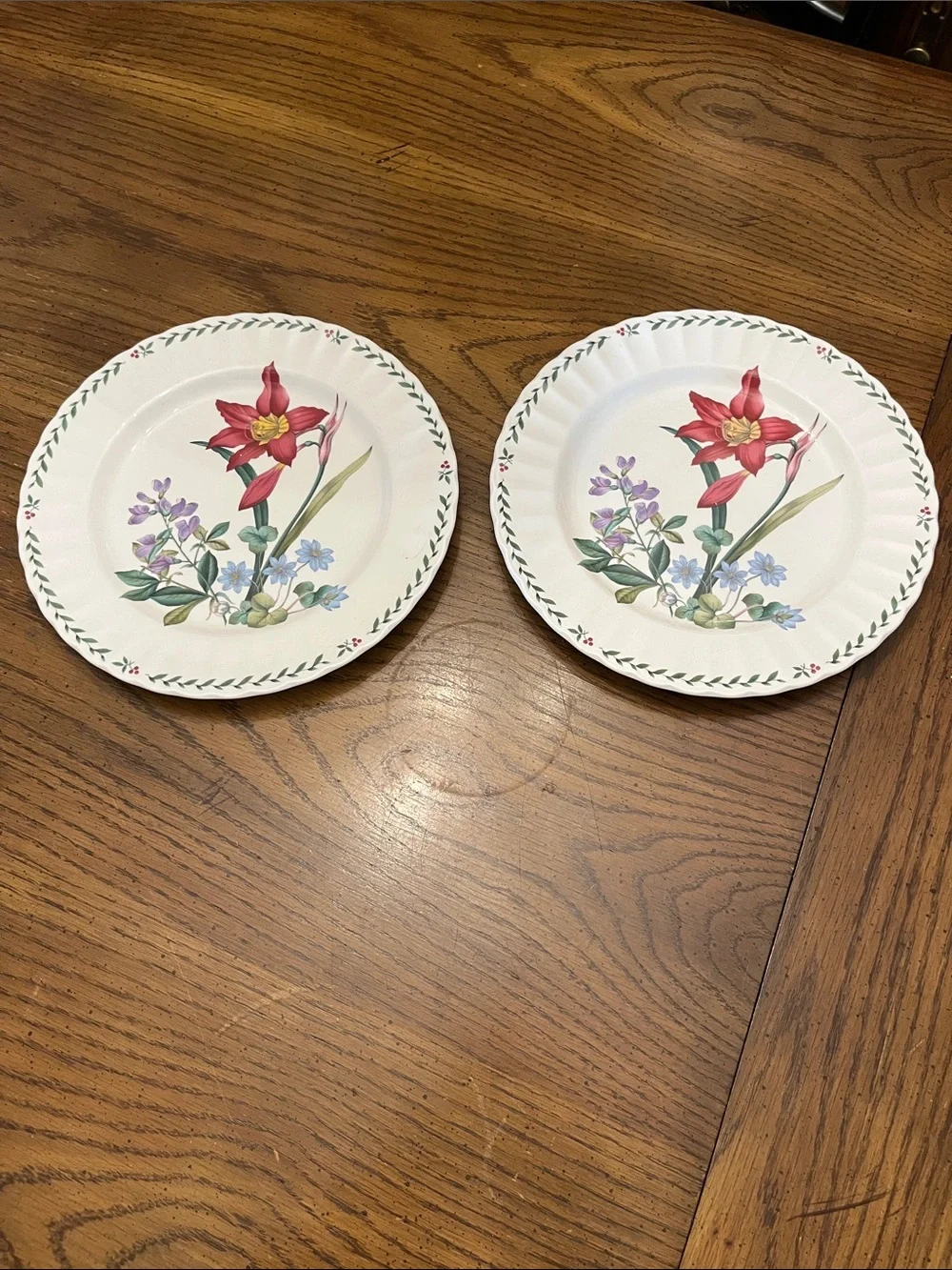 Mikasa Maxima dinnerware pieces in the 